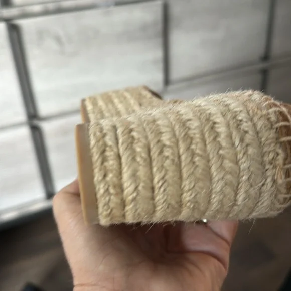 Sandals - Picture 8 of 8